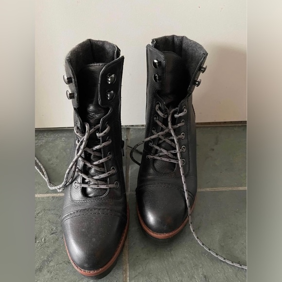 Naturalizer booties size 7 - Picture 2 of 4